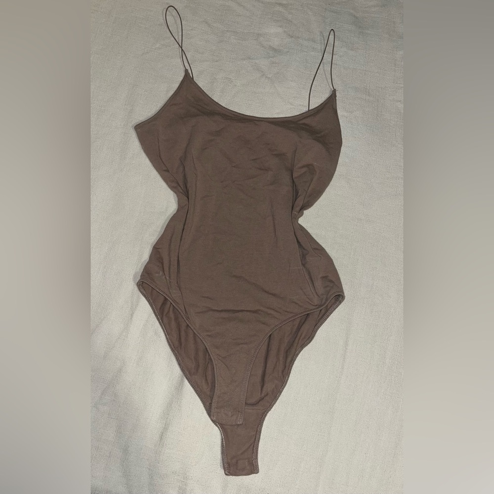 Heart & Hips MED tan bodysuit tank